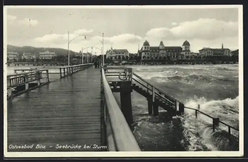 AK Binz, Seebrücke bei Sturm