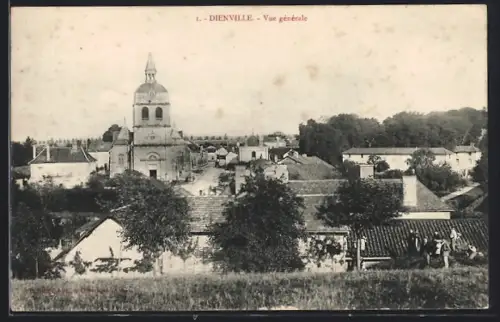 AK Dienville, Vue générale du village avec l`église en arrière-plan