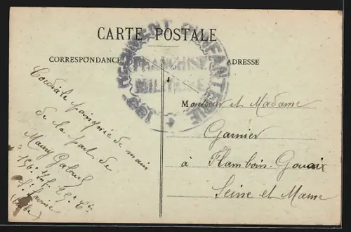 AK Troyes, La Préfecture avec des personnes dans le jardin devant le bâtiment