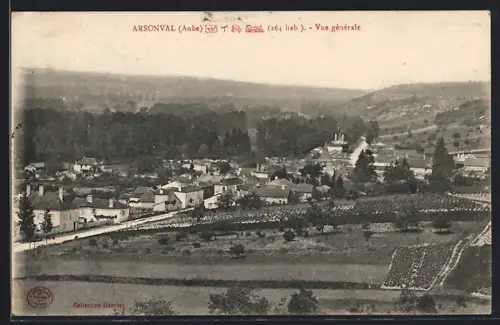 AK Arsonval /Aube, Vue générale du village et des environs verdoyants