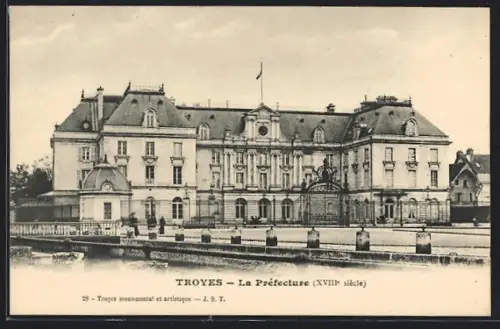 AK Troyes, La Préfecture, XVIIIe siècle