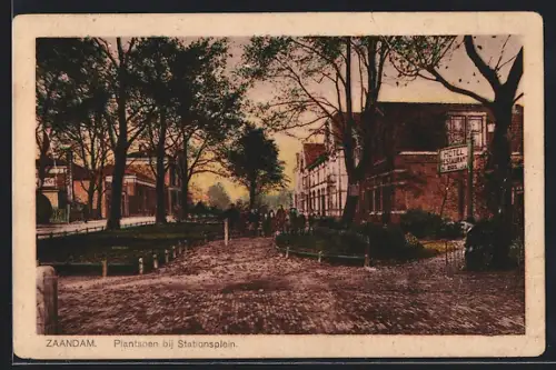 AK Zaandam, Plantsoen bij Stationsplein