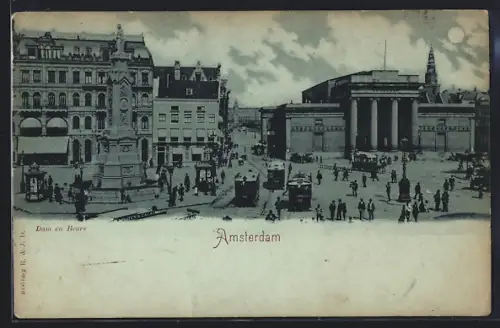 Mondschein-AK Amsterdam, Strassenpartie mit Denkmal und Strassenbahn