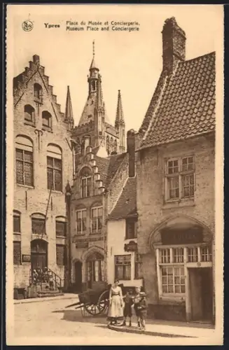 AK Ypres, Place du Musée dt Conciergerie