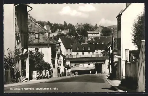 AK Münchberg /Bayern, Bayreuther Strasse mit Geschäften