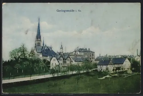 AK Geringswalde i. Sa., Strassenpartie mit Kirche