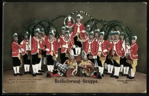 AK München, Schäfflertanz 1907, Gruppenbild der Reifschwung-Gruppe