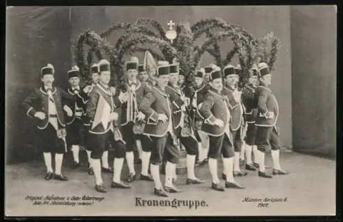 AK München, Schäfflertanz 1907, Mitglieder der Kronengruppe