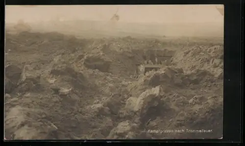 Foto-AK Kampfgruben nach Trommelfeuer