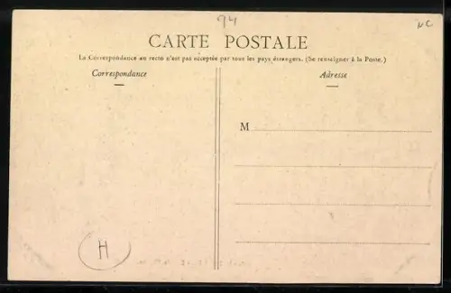 AK Bonneuil, Rue de l`Église avec enfants jouant sur la place