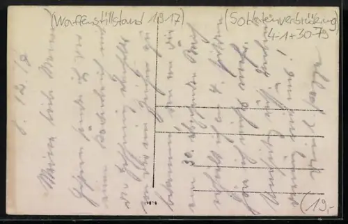 Foto-AK Waffenstillstand 1917, Russische Soldaten an einem Bach, Soldatenverbrüderung