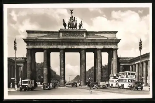 AK Berlin, Blick durch das Brandenburger Tor zur Siegessäule