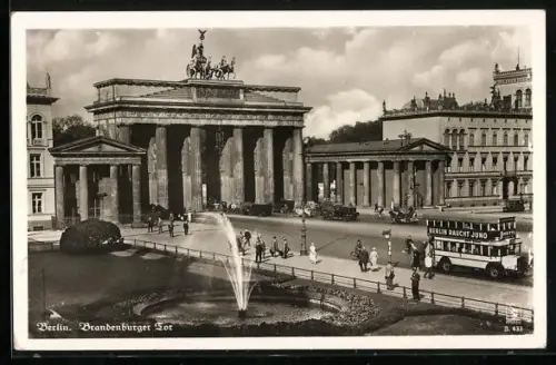 AK Berlin, Brandenburger Tor, Automobile und Bus
