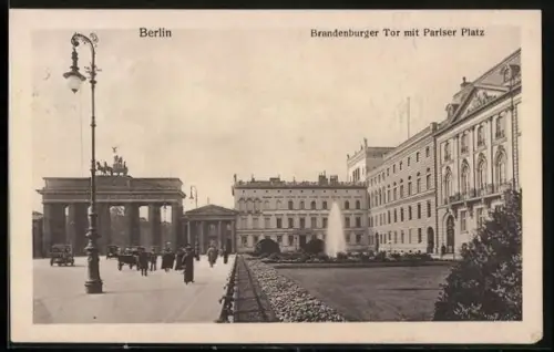AK Berlin, Brandenburger Tor mit Pariser Platz