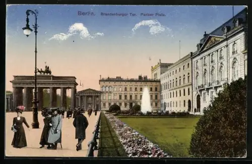 AK Berlin, Brandenburger Tor und Pariser Platz