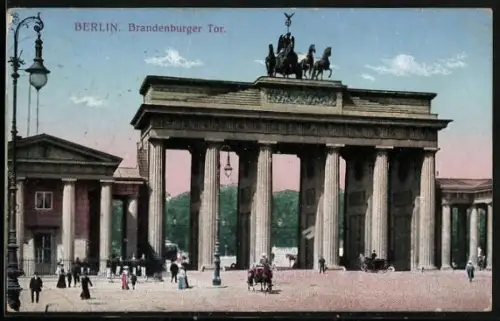 AK Berlin, Brandenburger Tor mit Wache