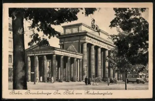 AK Berlin, Brandenburger Tor, Blick vom Hindenburgplatz