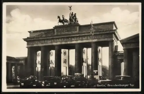 AK Berlin, Brandenburger Tor mit Autos