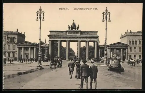 AK Berlin, Brandenburger Tor, Fussgänger