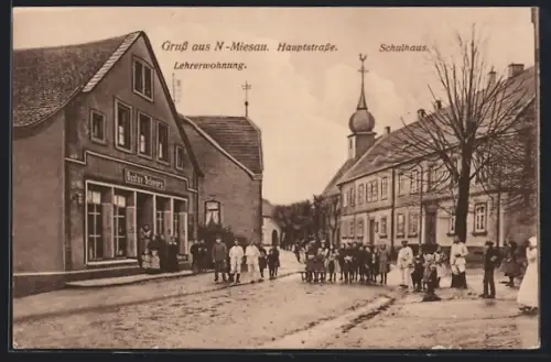 AK N.-Miesau, Hauptstrasse mit Schulhaus und Lehrerwohnung