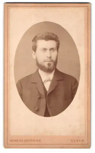 Fotografie Heinrich Dieterich, Guben, Haagstrasse 13, Porträt eines Mannes