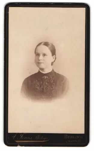 Fotografie A. Jonas, Berlin, Linkstrasse 39, Porträt einer jungen Frau