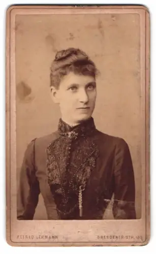 Fotografie Alfred Lehmann, Berlin, Dresdener Str. 135, Porträt einer Dame