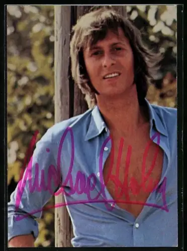 AK Musiker Michael Holm in blauem Hemd, Autograph
