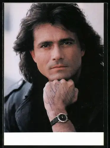 AK Musiker Andreas Martin in die Kamera blickend, Autograph