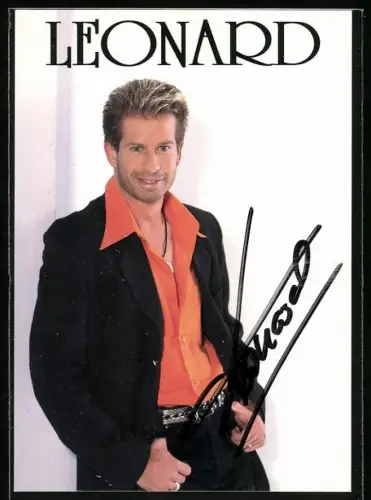 AK Musiker Leonard vor weissem Hintergrund, Autograph
