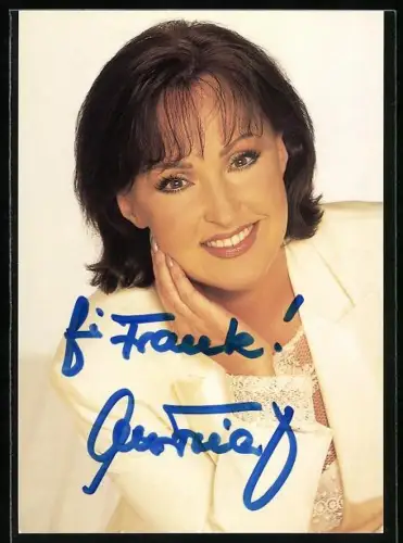 AK Musikerin Uta Freudenberg in weissem Blazer, Autograph