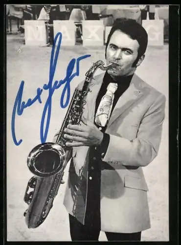 AK Musiker Max Greger im Anzug, Autograph