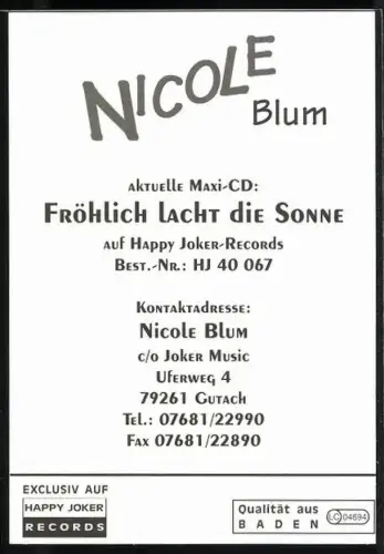 AK Musikerin Nicole Blum auf einer Wiese, Autograph