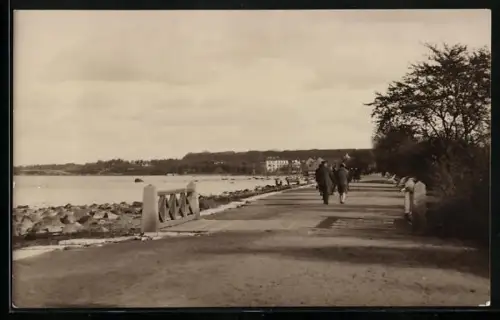 Foto-AK Reval, Promenade am Ufer