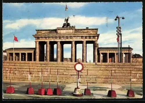 AK Berlin, Brandenburger Tor und Mauer