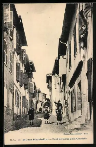 AK Saint-Jean-Pied-de-Port, Haut de la Rue de la Citadelle