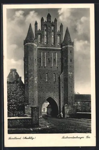 AK Friedland /Mecklbg, Neubrandenburger Tor