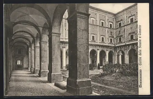 AK Cassino, Montecassino. Cortile delle Scuole e Convitto