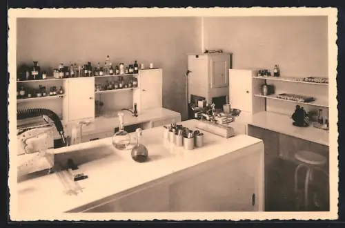 AK Buyzingen, Sanatorium Rose de la Raine, Laboratoire