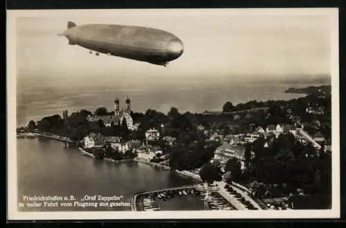 AK Friedrichshafen a. B., Luftschiff Graf Zeppelin in voller Fahrt vom Flugzeug aus gesehen