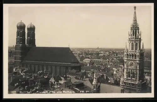 AK München, Frauenkirche und Rathaus aus der Vogelschau