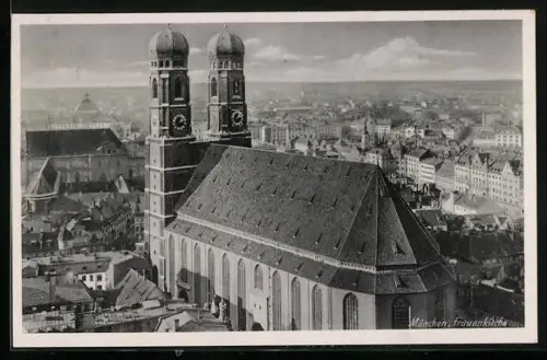 AK München, Frauenkirche aus der Vogelschau