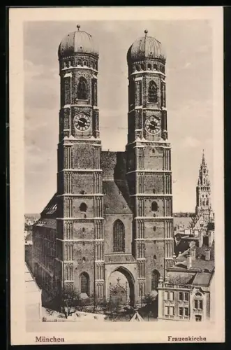 AK München, Blick auf die Frauenkirche
