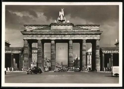 AK Berlin, Brandenburger Tor, Auto's