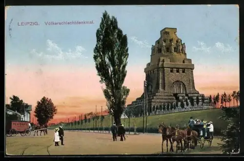 AK Leipzig, Völkerschlachtdenkmal mit Pferdekutsche
