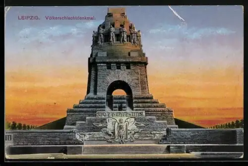 AK Leipzig, Völkerschlachtdenkmal im Abendlicht