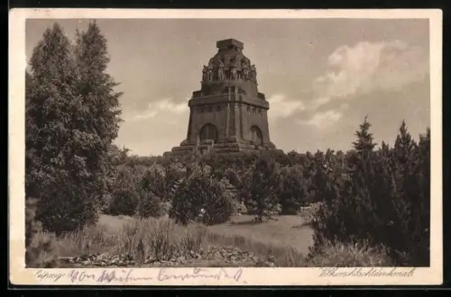 AK Leipzig, Völkerschlachtdenkmal mit Bäumen