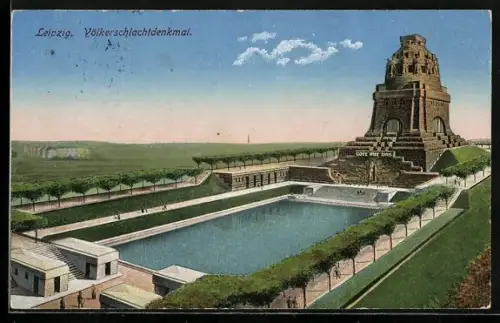 AK Leipzig, Völkerschlachtdenkmal, Blick über den See der Tränen um die gefallenen Soldaten