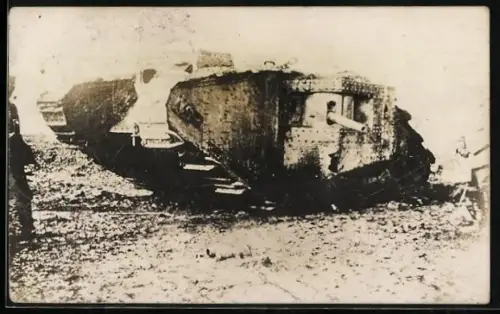 Foto-AK Tank Panzer im Gelände