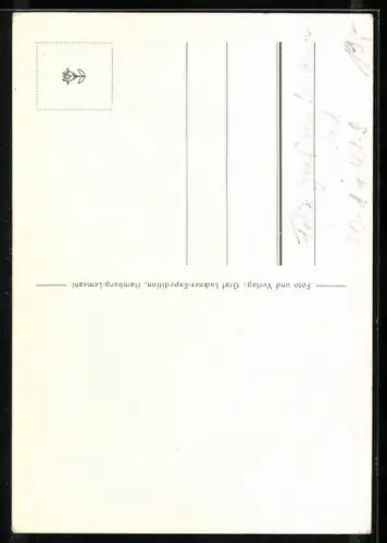 AK Porträt von Kapitän Felix Graf von Luckner mit Pfeife, Autograph